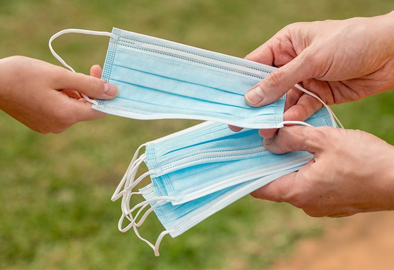 Dépistages et distribution de masques gratuits à Marseille